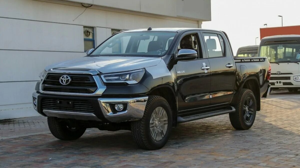 Тойота хайлюкс 2022 цена и комплектация. Toyota Hilux 2022. Toyota Hilux VIII 2022. Toyota Hilux Adventure 2022. Тойота Хайлюкс 2022 черный.