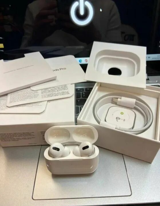 Airpods 3 сравнение. Аирподс 3. Earpods Pro 3. AIRPODS Pro 2. AIRPODS 3 vs AIRPODS Pro.