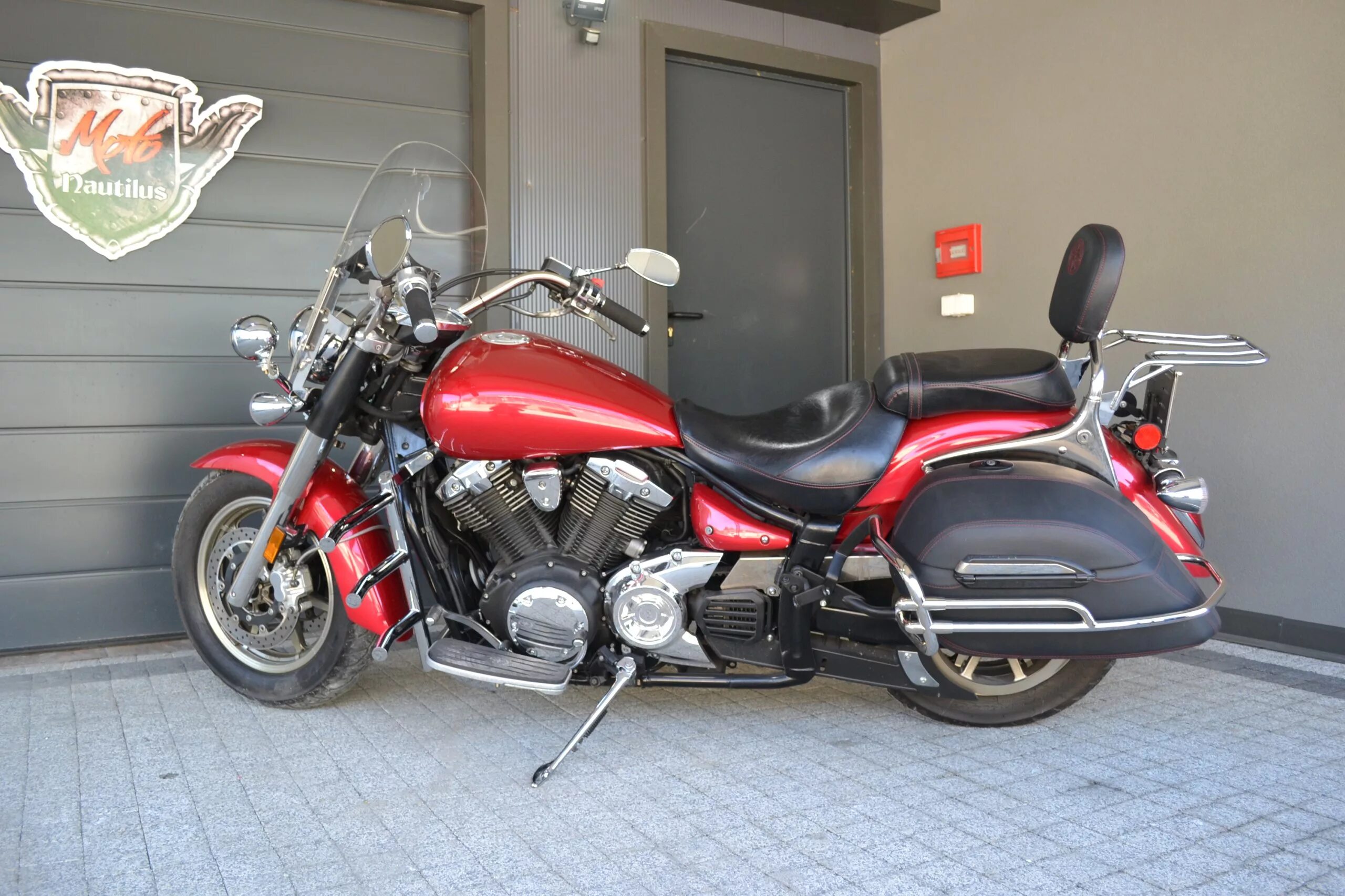 Ямаха миднайт. Yamaha Midnight Star 1300. Yamaha XVS 1300 Midnight Star. Yamaha Drag Star 1300. Yamaha 1300 Midnight.