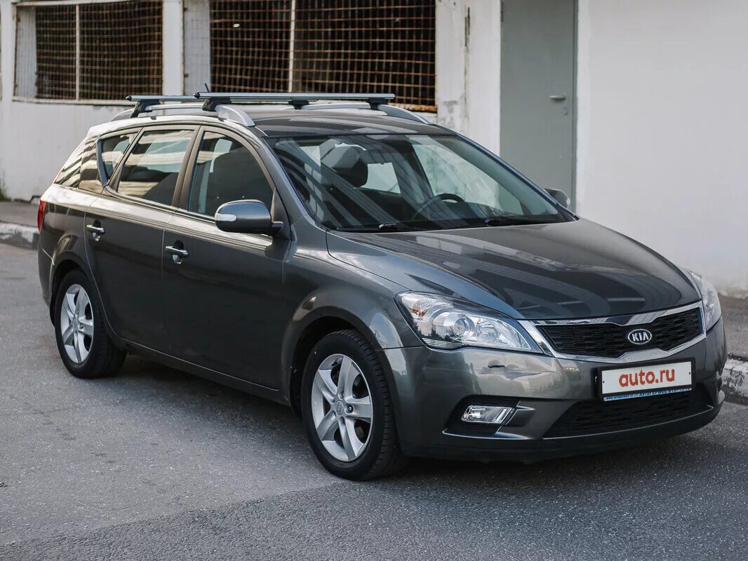 Кия универсал 2010. Kia Ceed 2010 универсал. Kia Ceed SW 2010. Kia Ceed 2010 универсал 1.6. Kia Ceed 2010 год универсал.