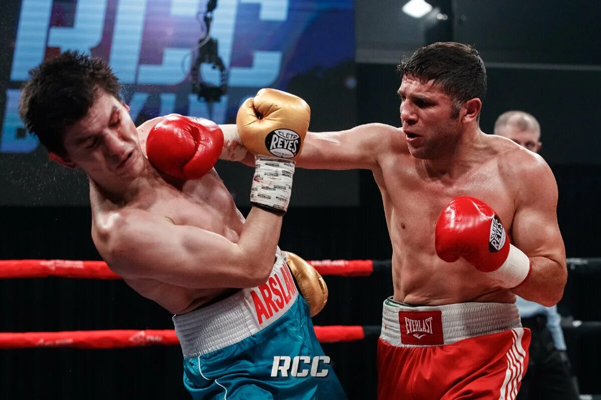 Джеб тайсона. Удар джеб в боксе фото. Прямой удар рб. Матч бокс. Чемпионат европы по боксу 2002.