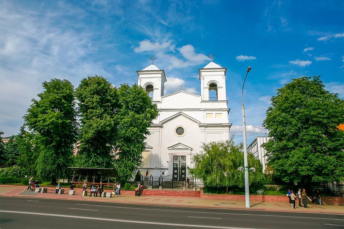Крестовоздвиженский костел в бресте. Католический костел св иосифа донецк. Католические церкви бреста. Католический храм в центре бресте. Костёл святой анны (вильнюс).