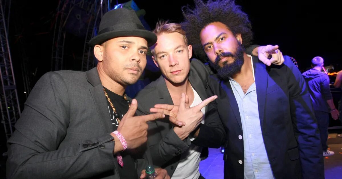 Too originals. Мэйджор лейзер. Major Lazer Diplo. Jillionaire исполнитель группа. Солист группы мейджер лейзер.