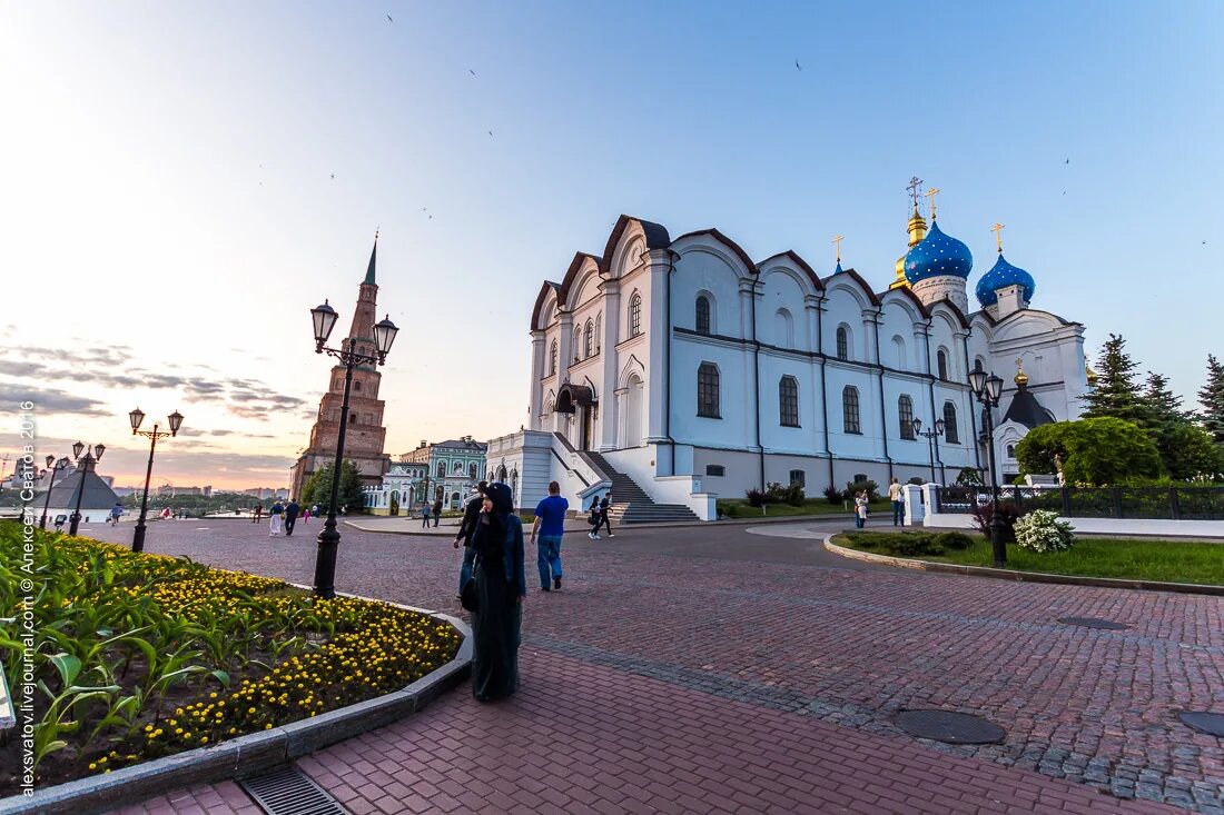 Казанский кремль сайт. Сквер Благовещенского собора Казань. Кремль Казань. Белокаменный Казанский Кремль фото.