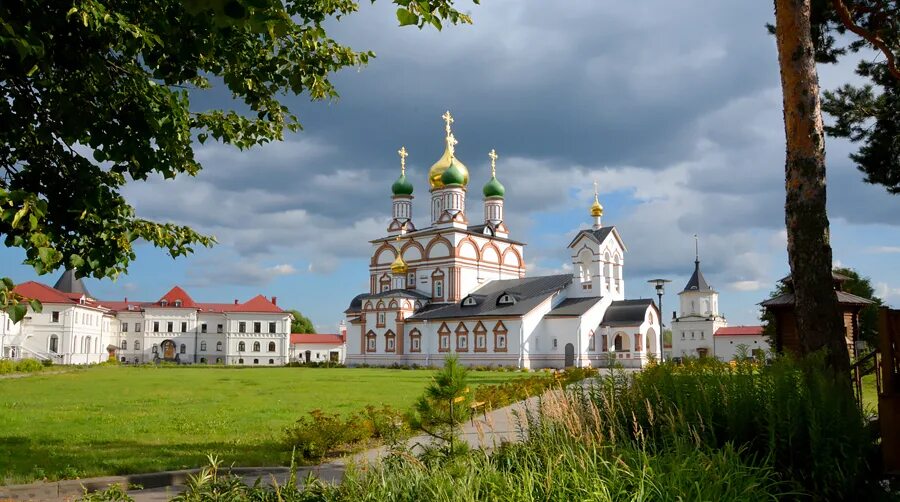 Свято-Троицкий Варницкий монастырь. Свято Троицкий Варницкий монастырь Ростов. Троицко Сергиевский Варницкий монастырь. Варницы Троице-Сергиев Варницкий монастырь.