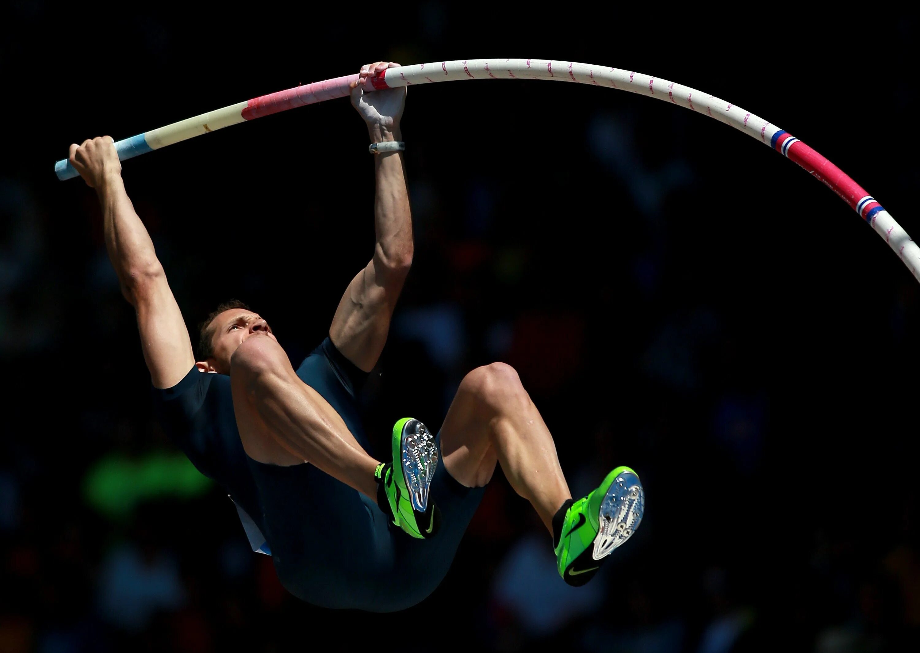 Атлет 6. Прыжки в высоту. Прыжки с шестом. Статуя посейдона с мыса артемисион. Прыжки в высоту с шестом.