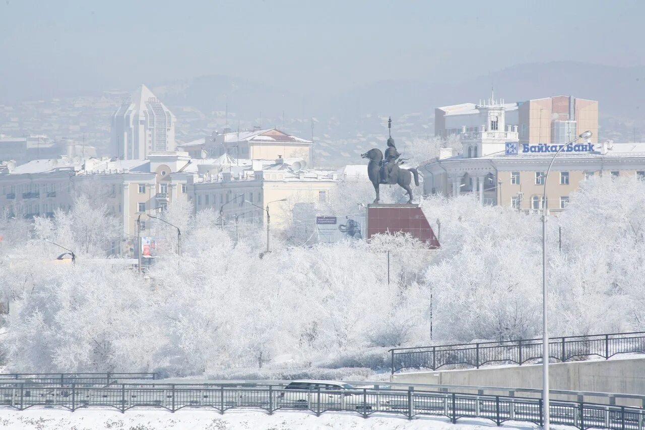 Прогноз на сегодня в улан. Столица Бурятии Улан-Удэ. Зимний Улан-Удэ. Город Улан Удэ зимой. Улан-Удэ Байкал зимой.