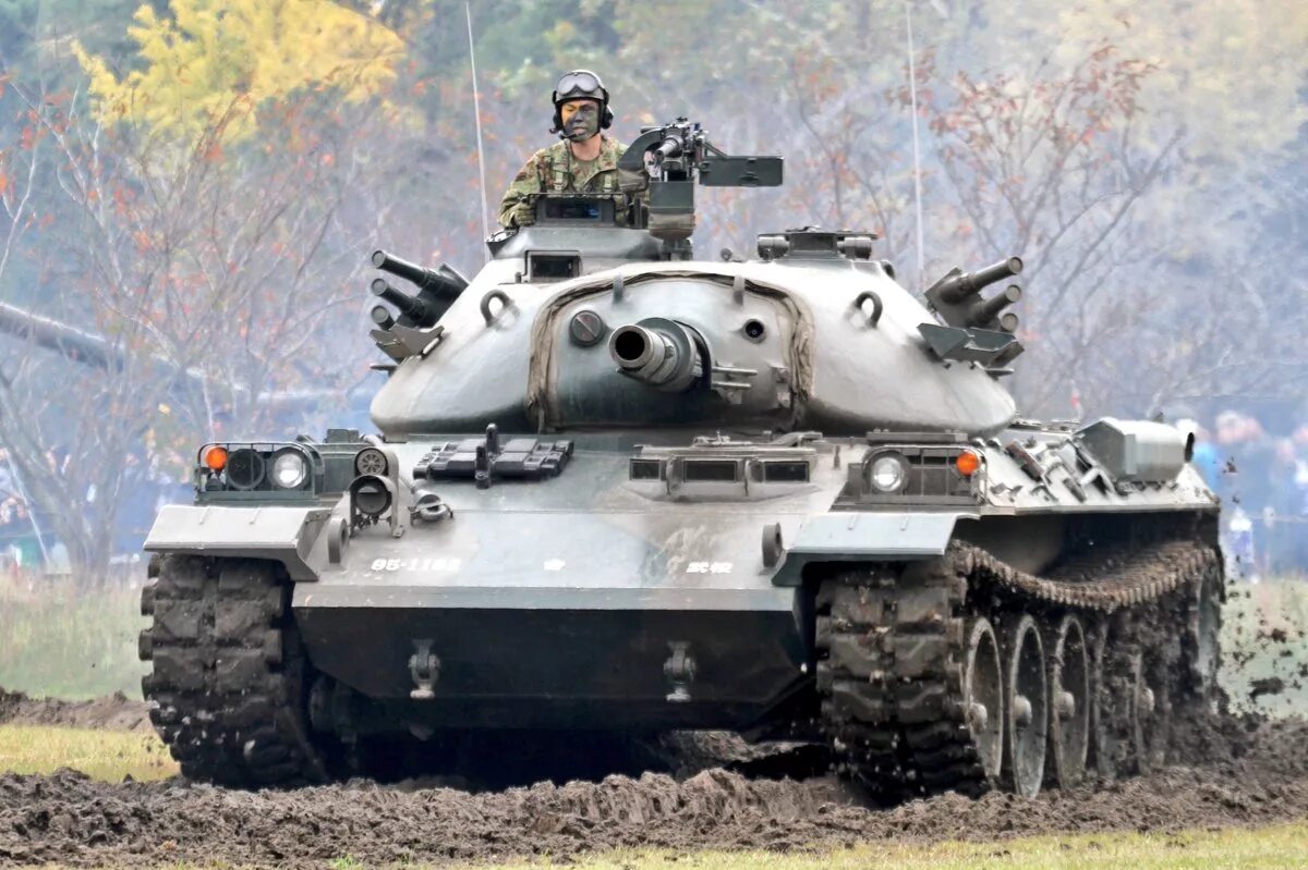 Танк тип 74 япония. Mitsubishi type 74. 1 тип 71. Тайп 71. Type 61 танк.