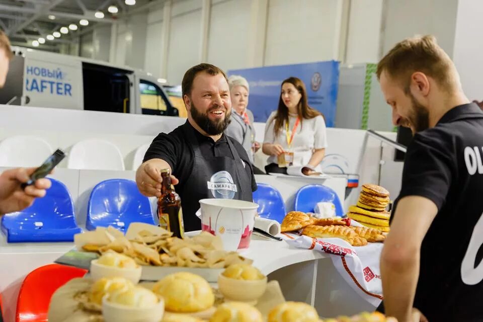 С праздником отельеров, ресторатор открытка. Ассоциации рестораторов и отельеров россии. Прасов вадим викторович. Рестораторы и отельеры литвы. Владелец ресторана.