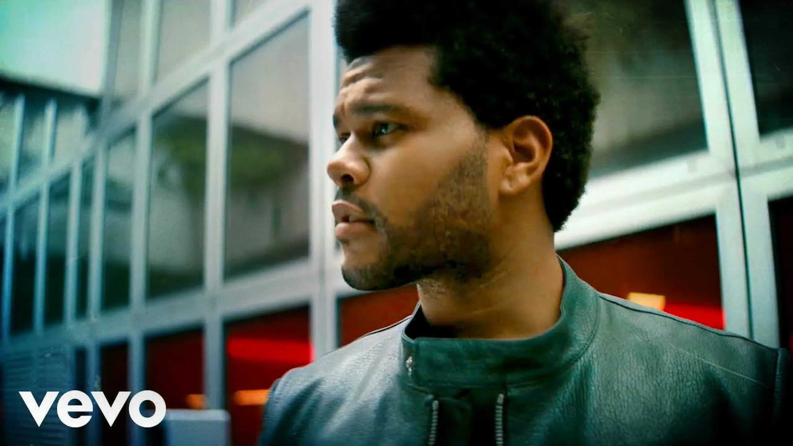 Weeknd blinding lights. The weeknd blinding lights. уикенд blinding lights. the weeknd blinding lights клип. викенд блинд лайтс.
