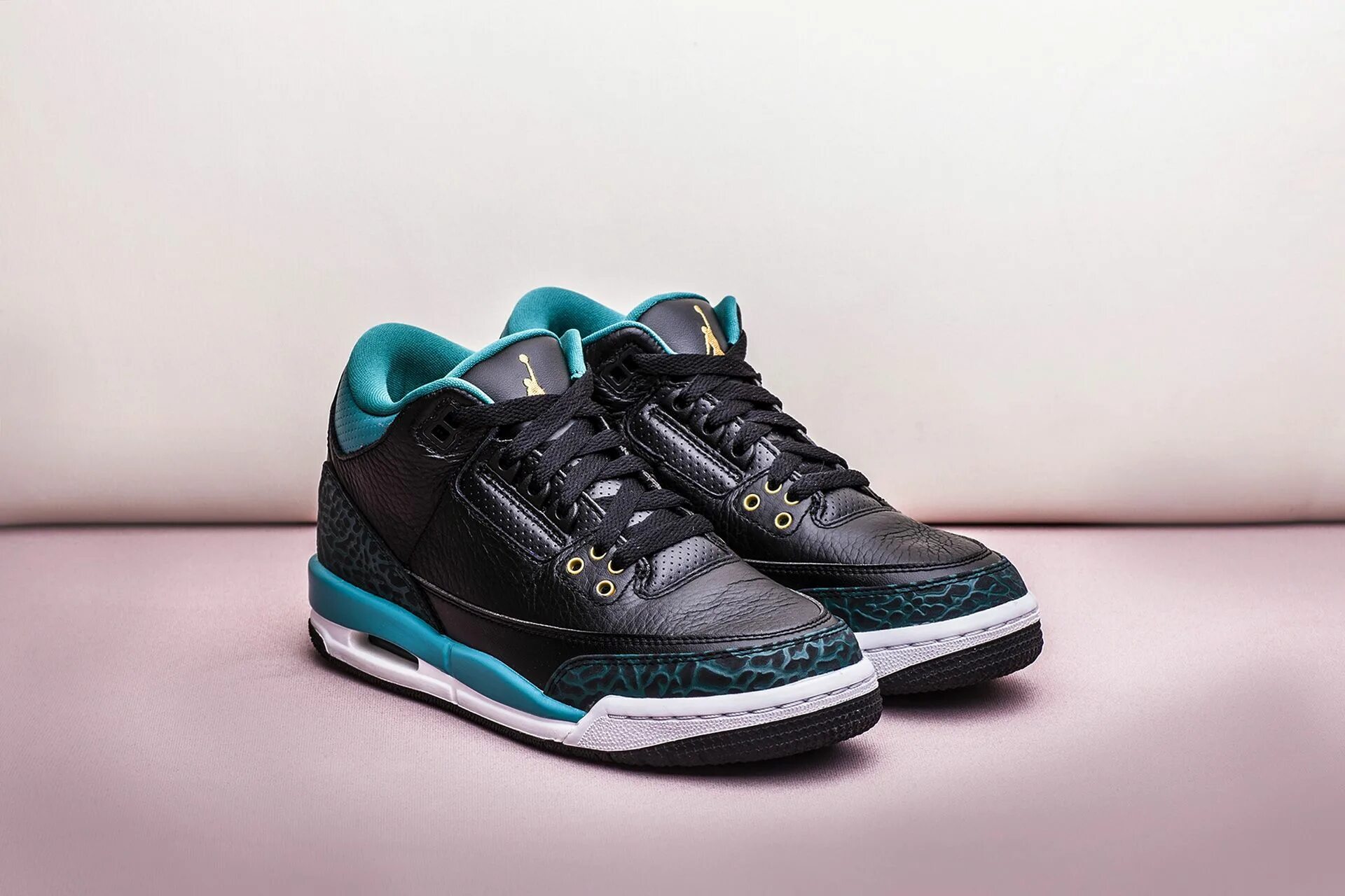 Кроссовки Jordan Retro 3. Jordan 3 Retro Explorer. Ocaio Retro кроссовки. Кроссовки Paul Smith разноцветные 2021.