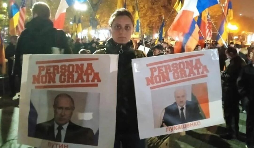 Армения против россии последние. Армяне против Путина. Протесты в Ереване против Путина. Армяне митинг против Путина. Армяне против России митинг.