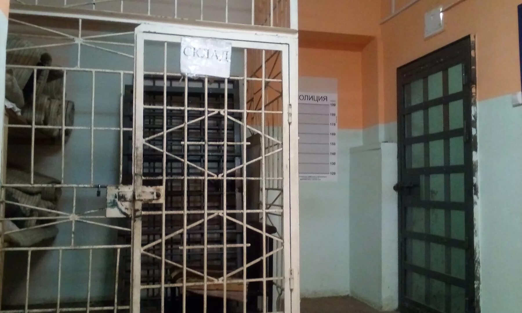 Решетка камеры кпз. Камера кпз в отделении полиции. Кпз фф. Внутренние помещения ровд. Кпз фф.