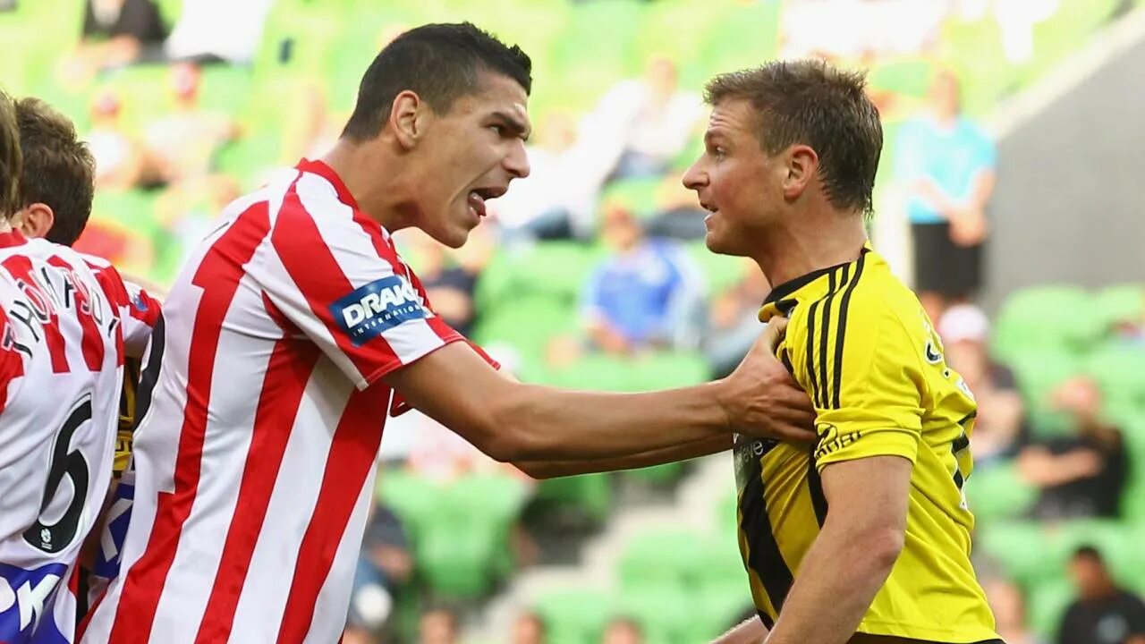 Азиатские футболисты. Фк сочи химки. Посредник между футболистом и клубом. Посредник между футболистом и клубом. Футболисты тренируются.