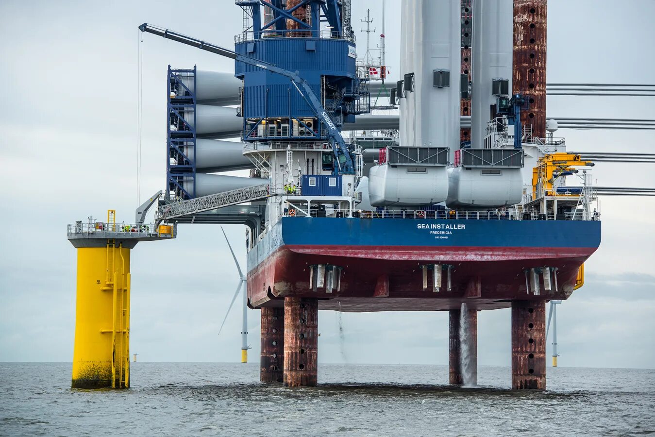 Спбу арктическая. To jack up. Оффшорная платформа. Innovation jack. To jack up.