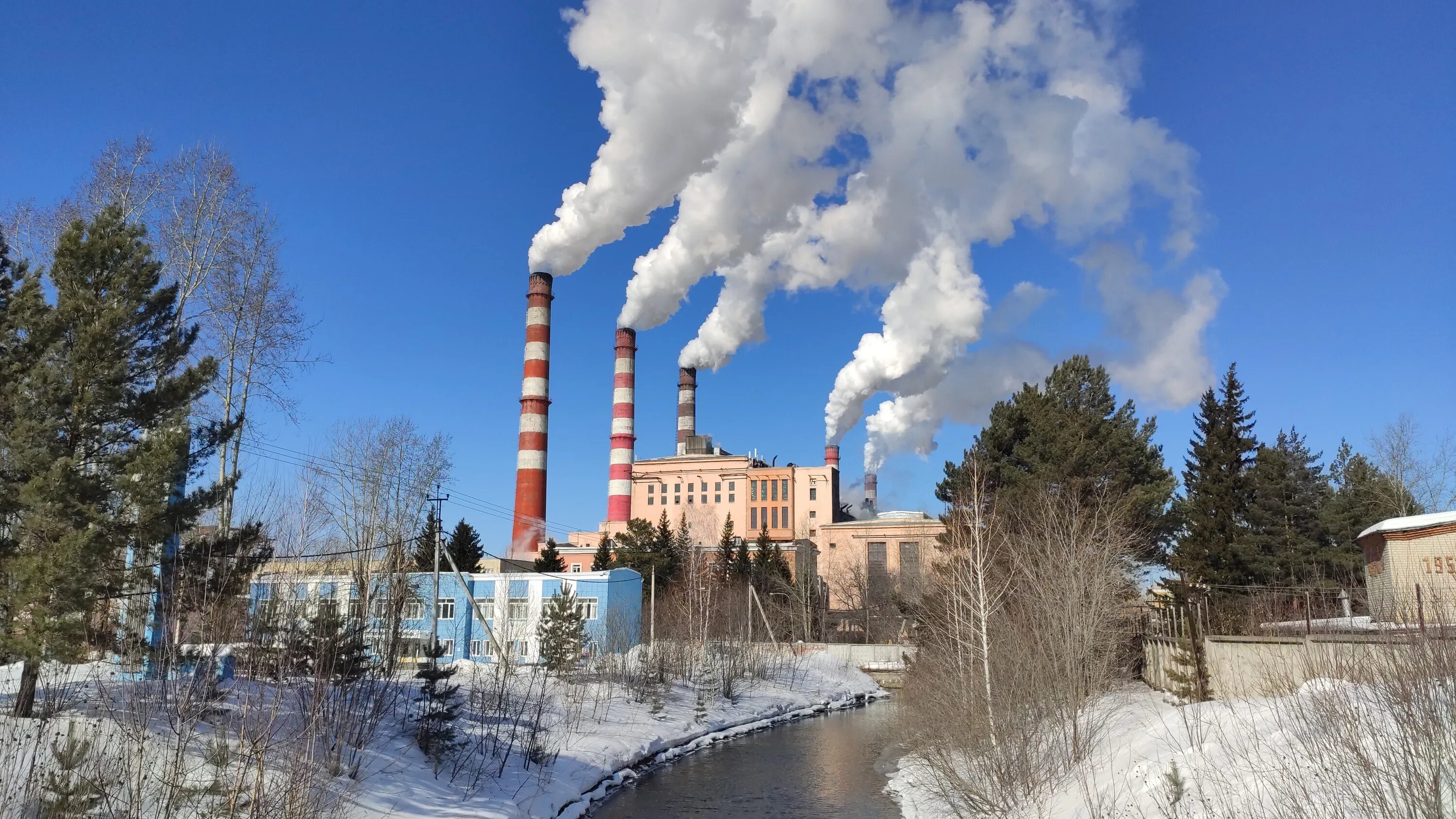 Дымовая труба экибастузской грэс-2. Тэц заработала. Тэц заработала. Евраз зсмк тэц. Иркутская тэц-10.