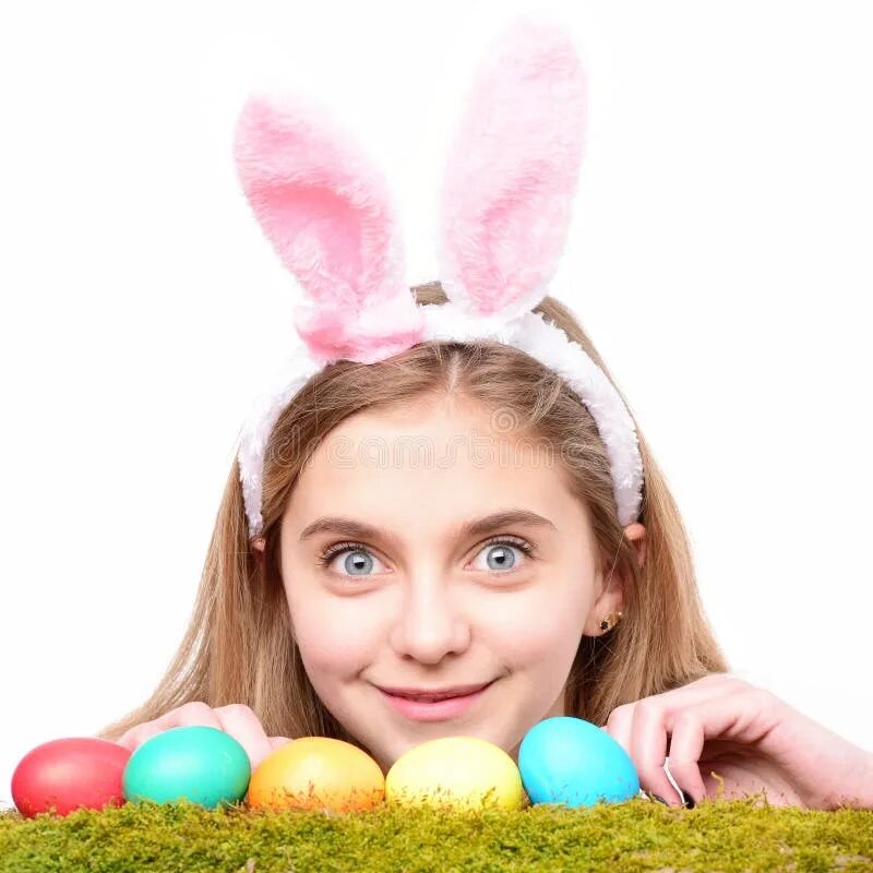 Улыбаться ушами. Happy Easter girls. Happy Easter woman. Девушка с подарками Пасха Сток фото. Beauty girl in Easter.