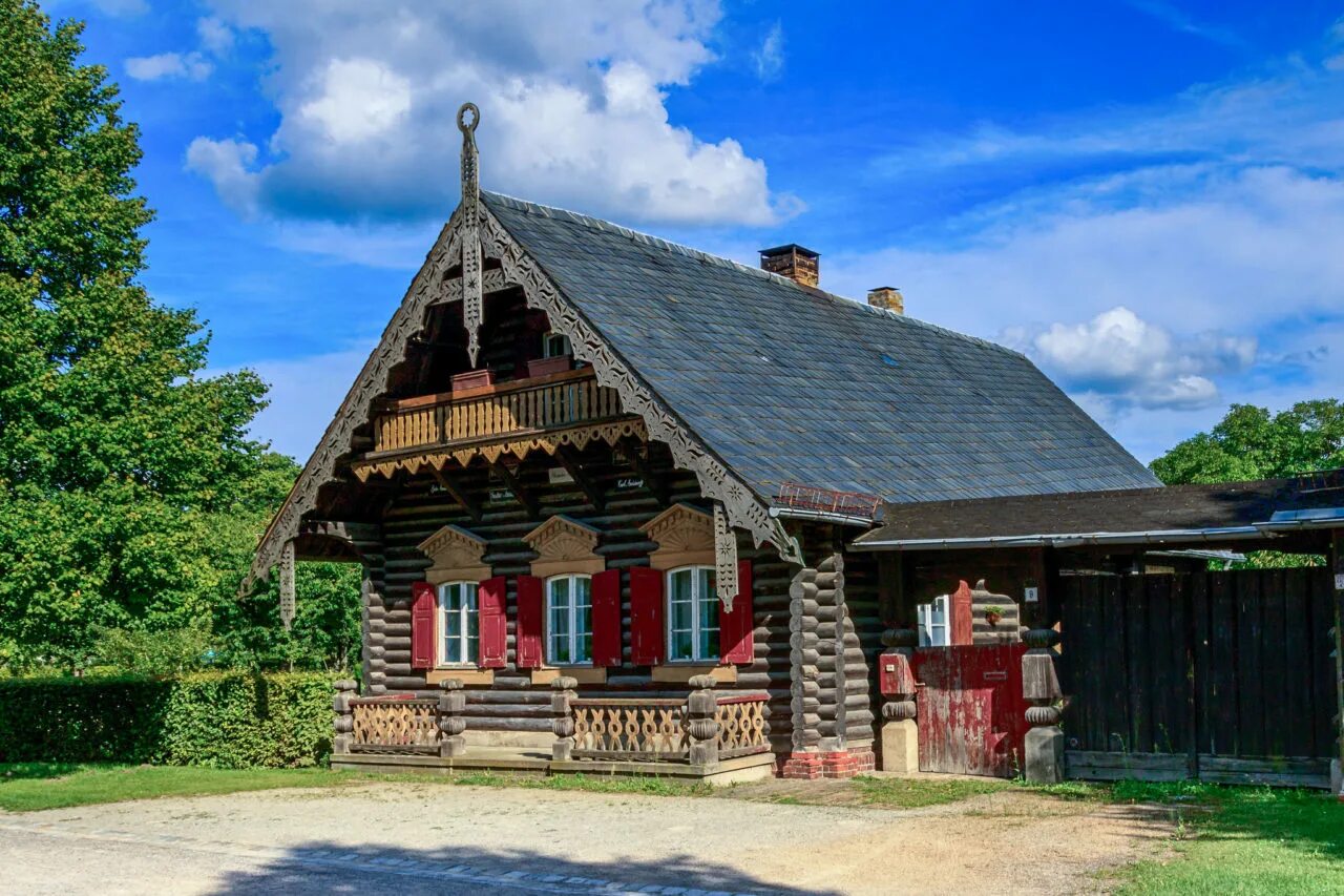 Rus village. Деревня Александровка Потсдам. Русская деревня Александровка в Потсдаме. Русская колония Александровка в Потсдаме. Деревня Александровка Потсдам Германия.