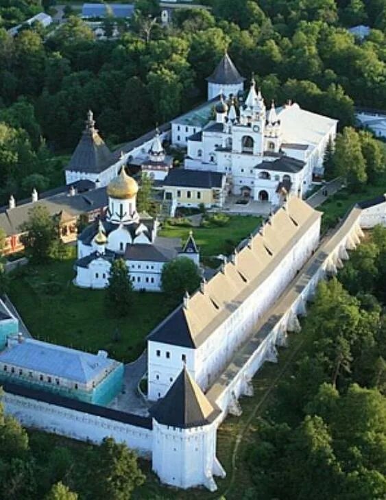 саввино-сторожевский монастырь осень. звенигород саввино сторожевский. саввино-сторожевский ставропигиальный мужской монастырь, звенигород. звенигород достопримечательности монастырь саввино сторожевский. звенигород монастырь саввы сторожевского.