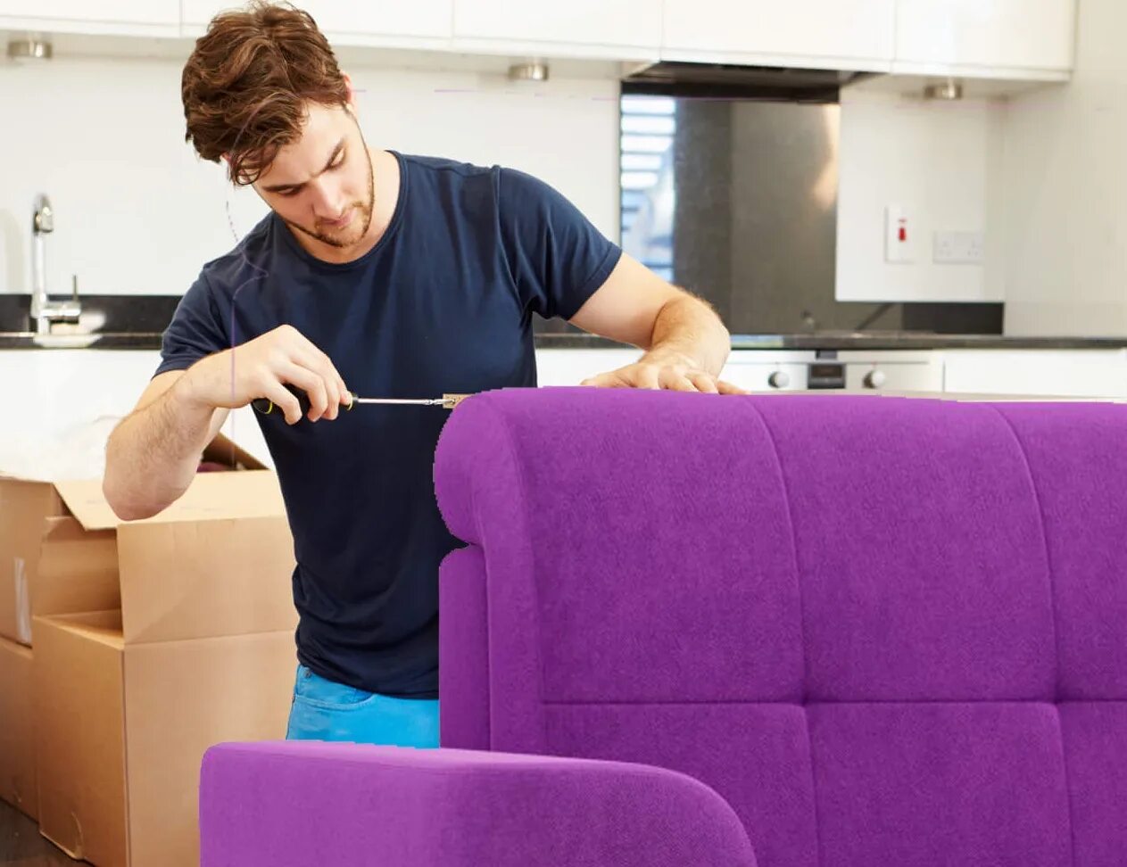 Материалы для ремонта мягкой мебели. Цех мягкой мебели. Мастер по перетяжке мебели. Обтяжчик мягкой мебели. Цех обивки мягкой мебели.