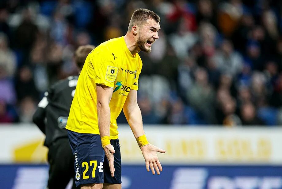 Трансферы футбола 2022 лето. Трансферы рфпл 2023 2024. Комличенко 2023. Фк крылья советов. Межсезонье рфпл трансферы зимние.