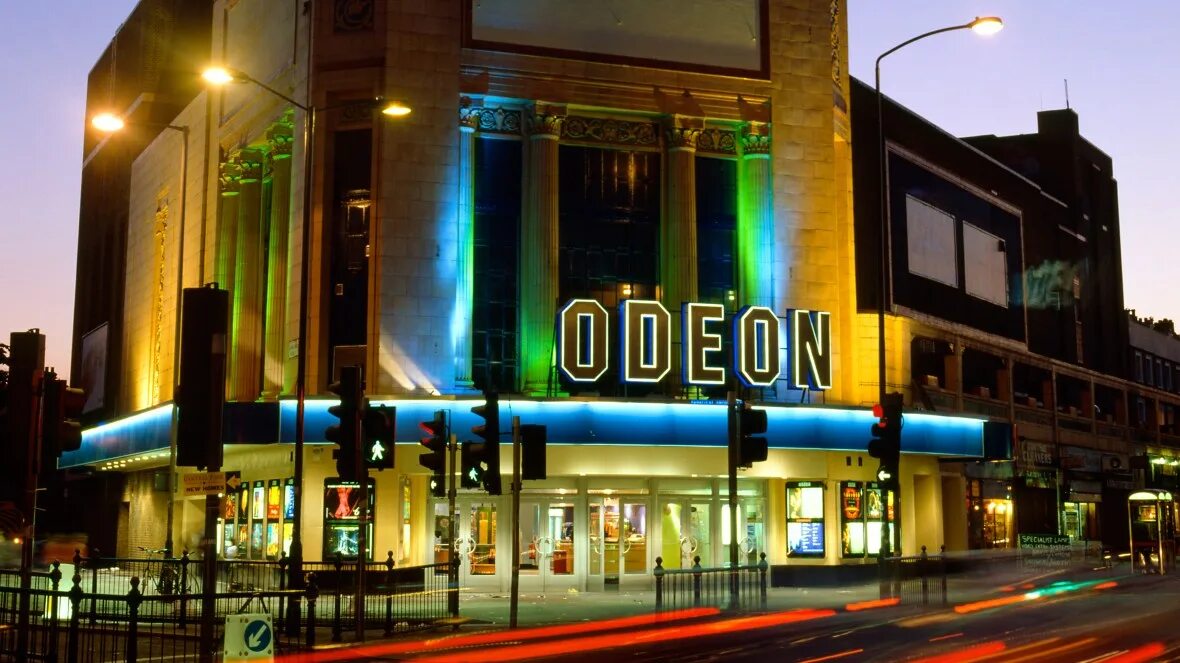 Одеон в Лондоне. Odeon Cinema London. The Odeon Cinema in London. Кинотеатр Одеон в Лондоне фото.