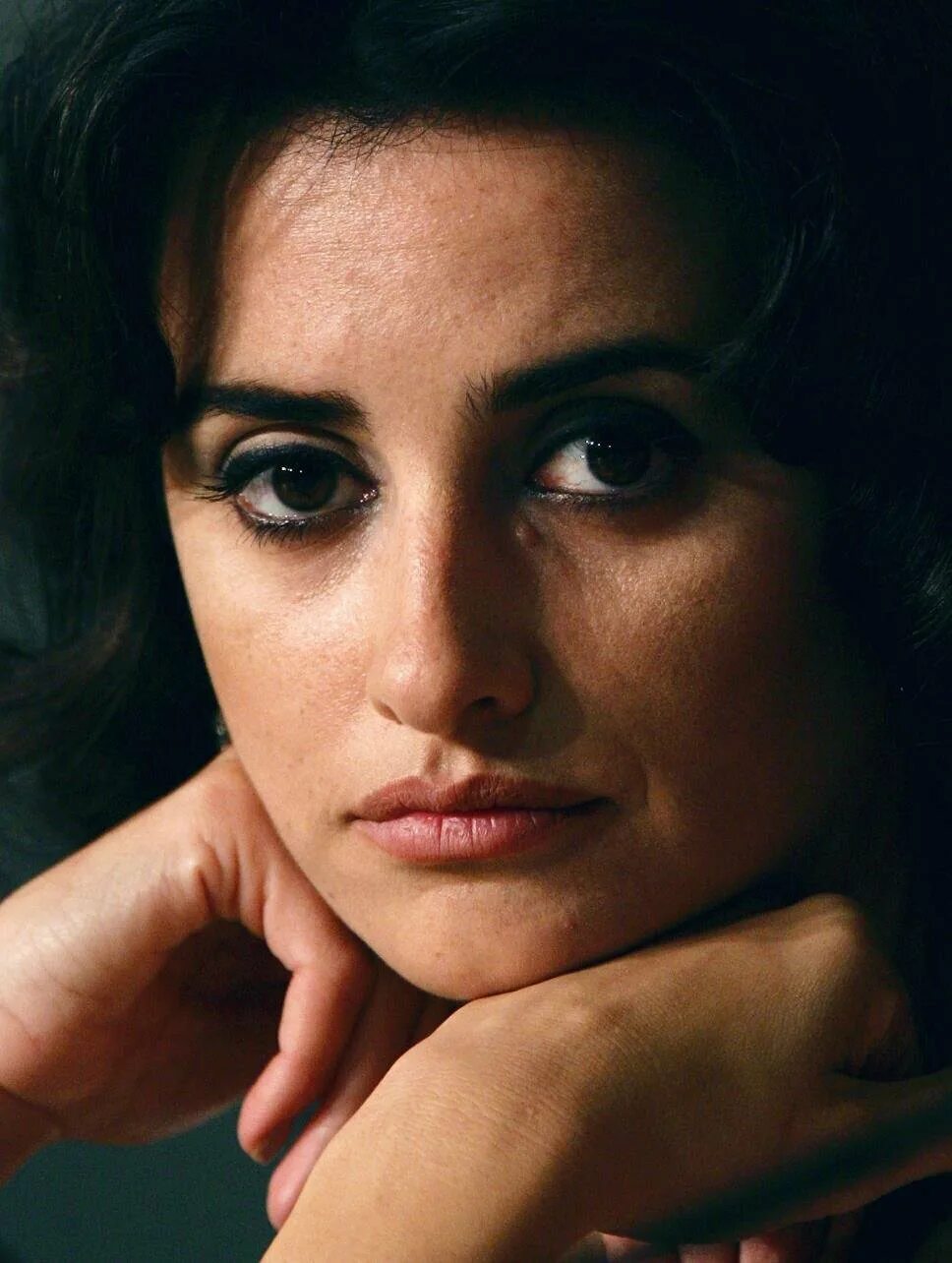 Пенелопа крус в молодости. Пенелопа крус. Пенелопа курс в молодсти. Penelope cruz. Пенелопа крус молодая.