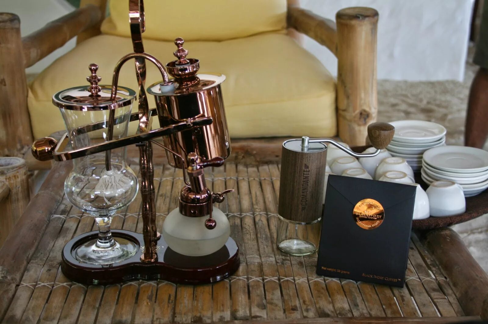 Black ivory. Блэк айвори кофе. таиландский кофе black ivory. самый дорогой кофе блэк айвори. кофе черный бивень.