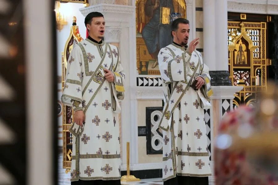 Кто такой дьякон. Кто такой дьякон. Дьякон и протодьякон. Епископ, диакон, протоиерей, иерей. Орарь протодиакона.
