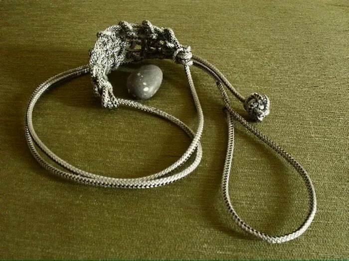 Праща. Праща оружие давида. Праща. Камни для пращи. Картинки пращи.