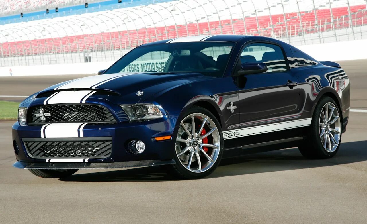 Мустанг шумилова. Форд Мустанг gt 500. Форд Мустанг ГТ 500 Шелби. Ford Mustang Shelby gt500 2011. Ford Mustang Shelby gt500 2022.