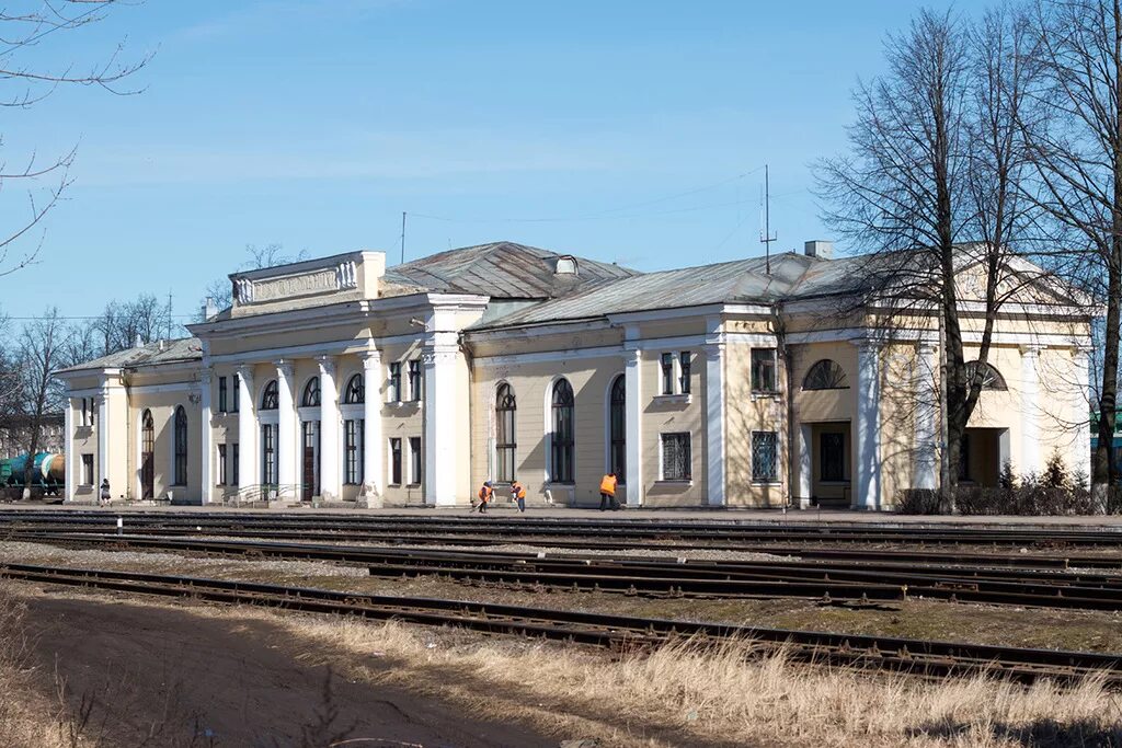 Погода в новосокольниках на 3 дня. Станция Новосокольники Псковская область. Вокзал Новосокольники старый. Новосокольники ЖД вокзал. Новосокольники Псковская область вокзал здание.