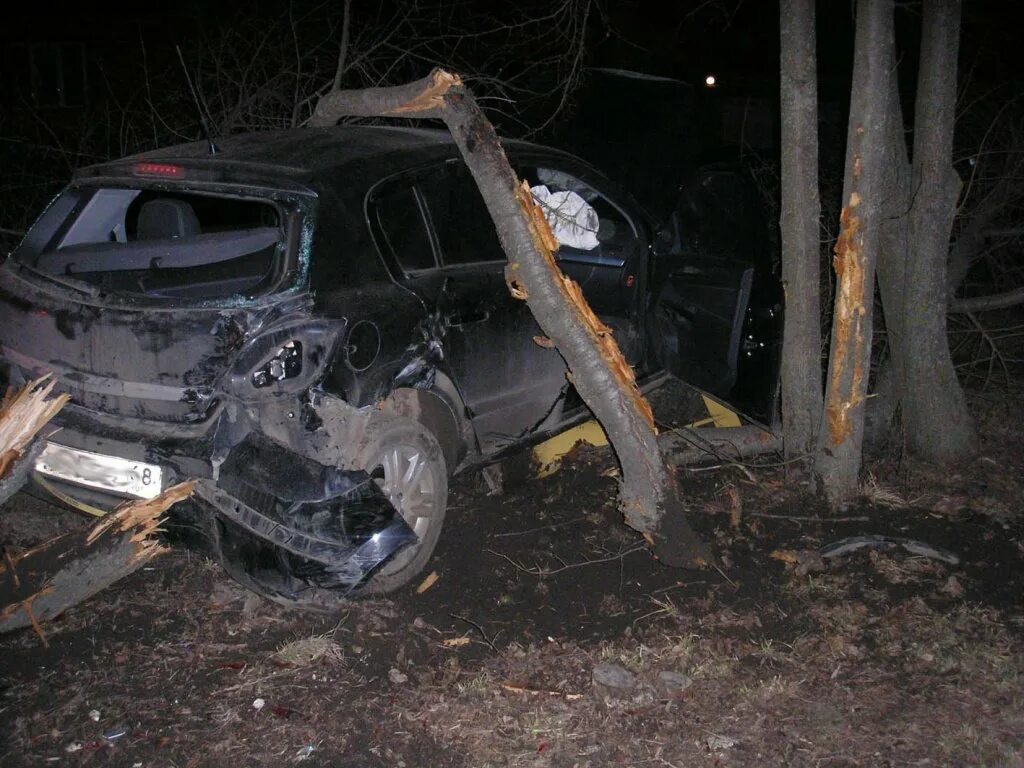 Дтп тамбов опель. Чичерина 24 тамбов. Столкновение автомобилей. Дорожно-транспортное происшествие. Жердевка тамбовская область.