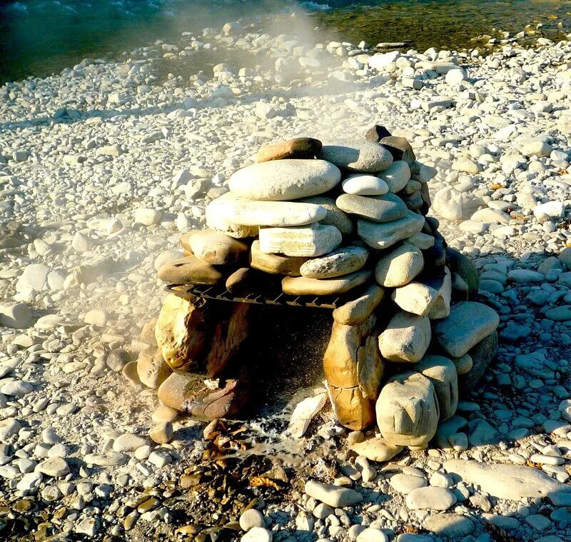 печь из камня. коты воители арт речное племя лагерь. каменистый берег реки карелия. нагретые камни. нагретые камни кв.