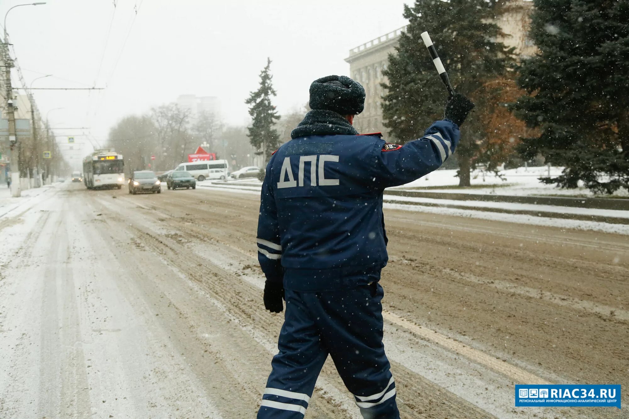 Погода в прося. Начальник ГАИ Новоаннинского района Волгоградской области. Вести Волгоград пресс служба МВД. Остановка автомобилистов Волгоград фото.