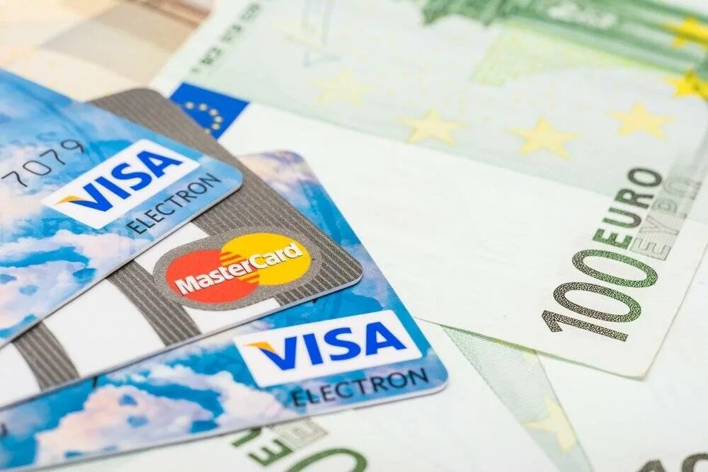 Пластиковая карта. Валютные пластиковые карточки. Банковские карточки Европы. Евро виза.