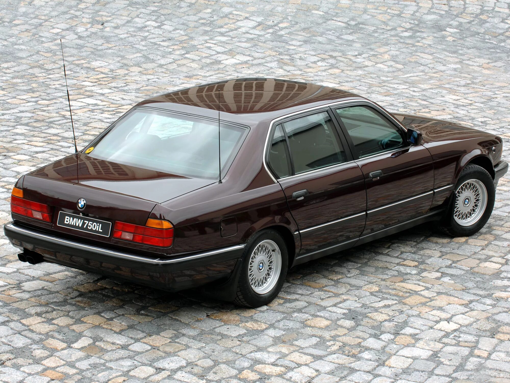бмв е32 750il. L e 32. бмв 7 е32 альпина. Bmw 7 series (e32). Bmw 7 e32.
