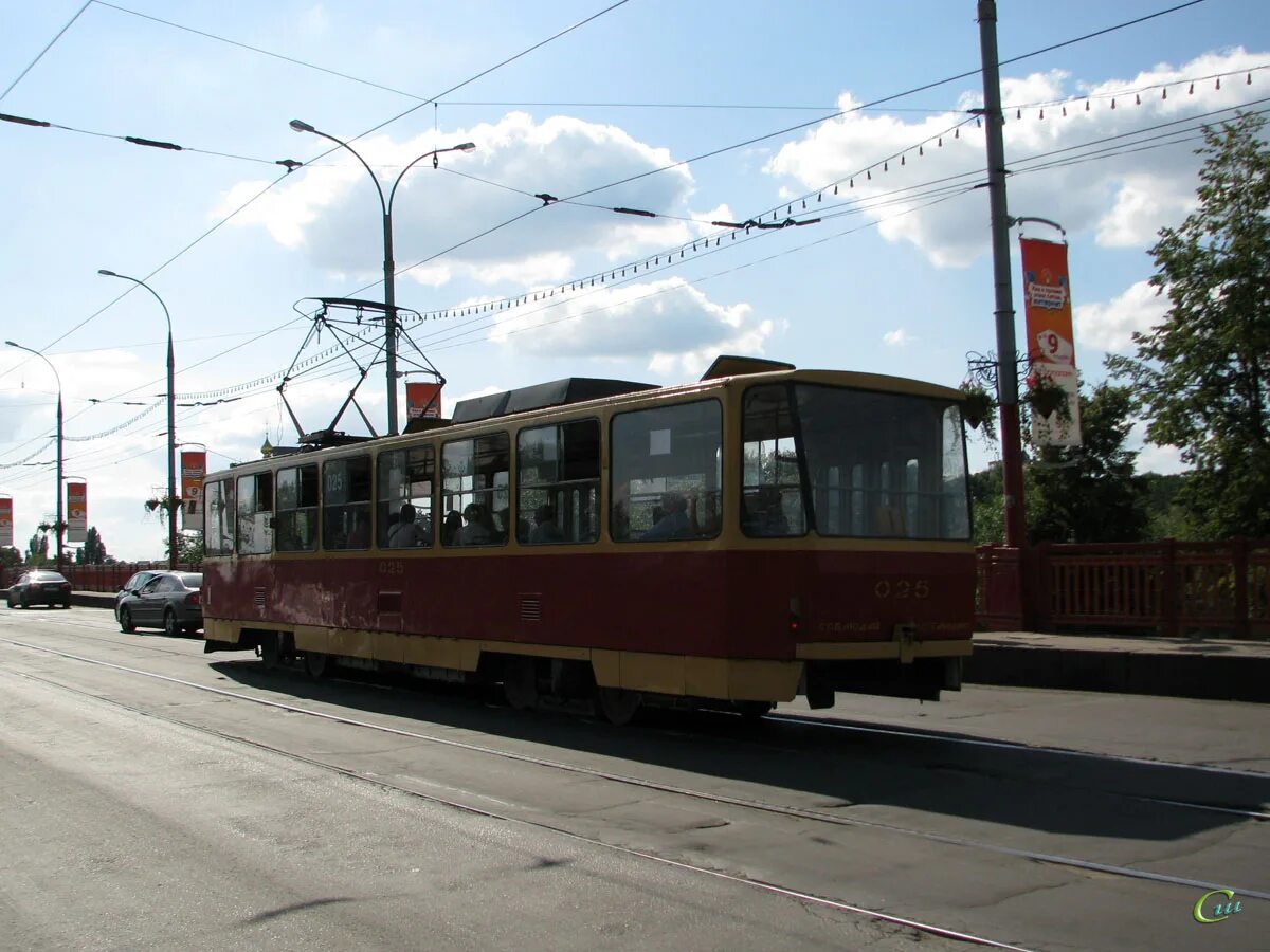 Маршрут трамваев орел. Tatra t3m. Трамвай Орел Татра. 3 Секционная Татра трамвай. Tatra t3 трамваи России.