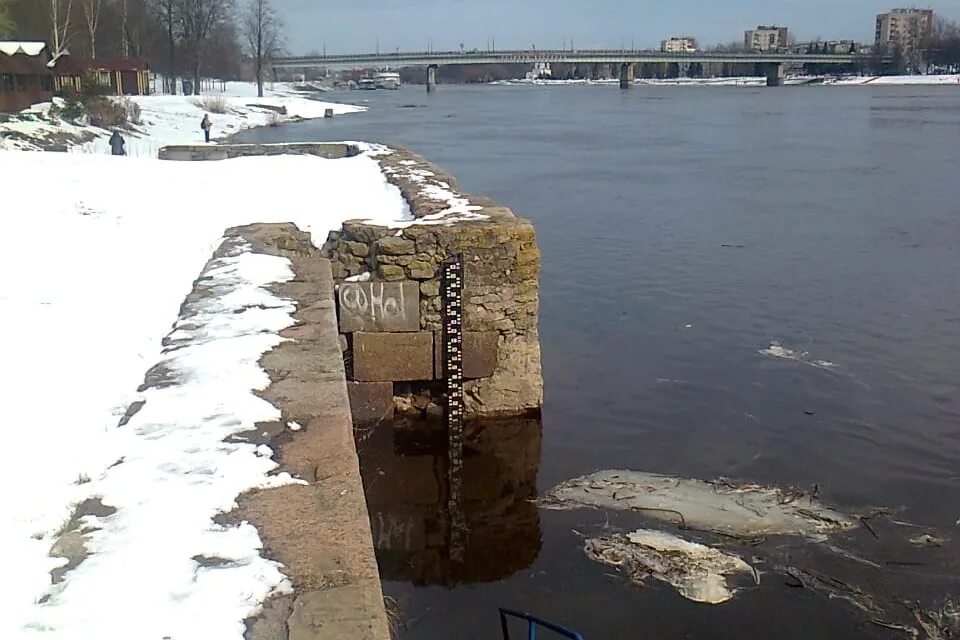 Уровень воды в реке волхов. Ледоход на реке. Волхов причал. Ледоход на реке Волхов.