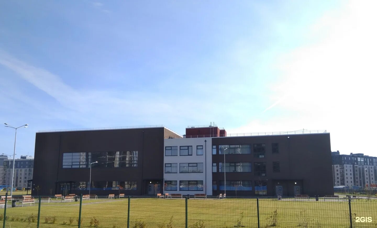 Петра ломако 4а школа 157. Школа 157 красноярск преображенский. 157 школа красноярск корпуса. Школа 157 красноярск фото. Школа 157 красноярск преображенский.