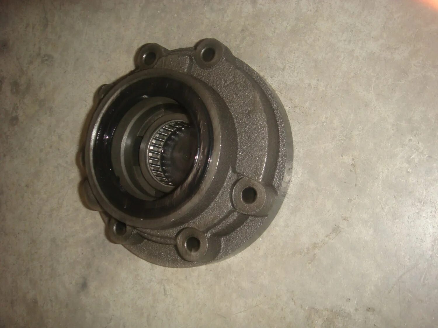Насос для вилок и амортизаторов ktm wp. Насос гдп ктм. Насос ктм 1752 6860 48/2. Масляный насос ktm excf 2024 правая секция. Насос вилки wp ктм.