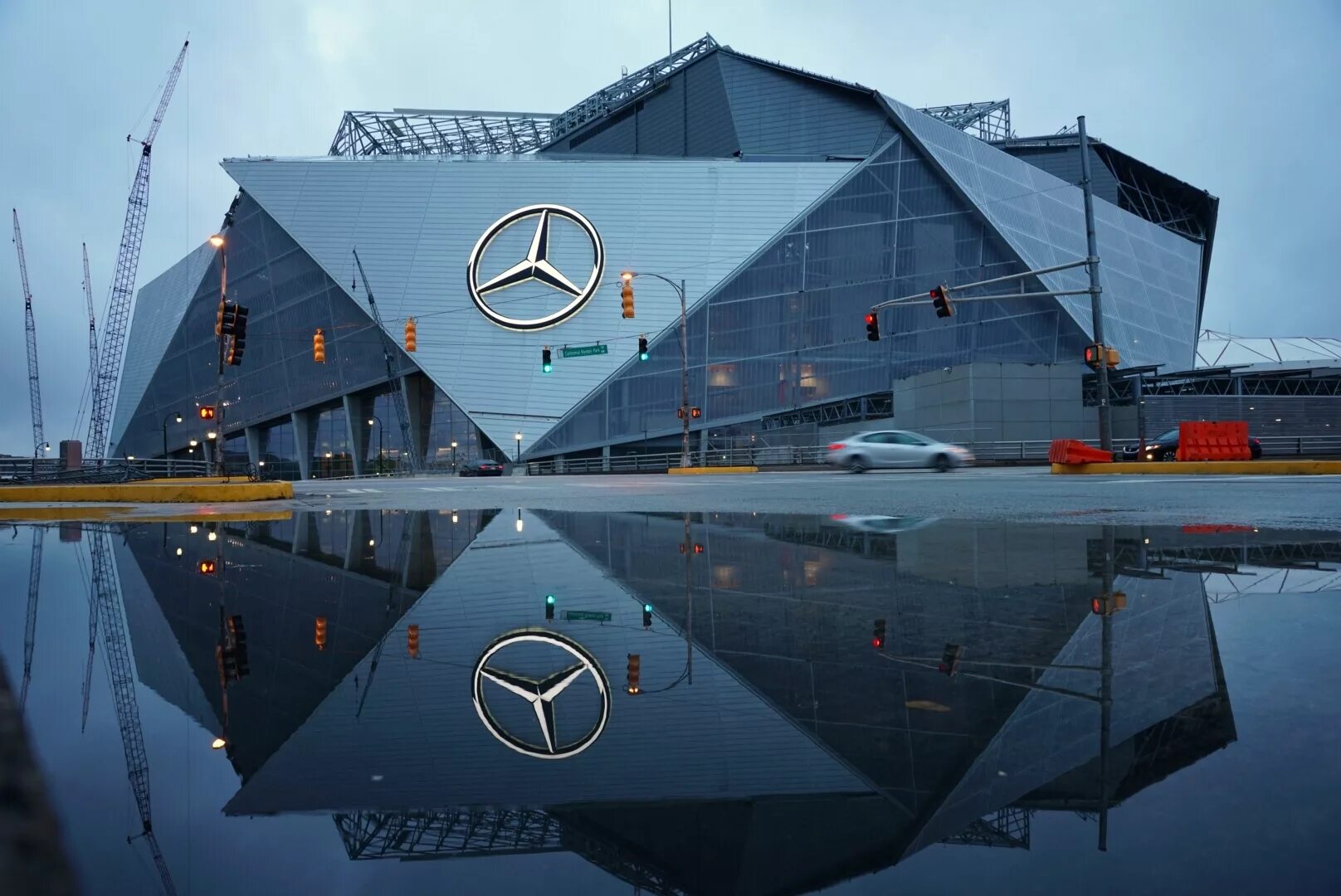 Атлант стадионная ул 2 фото. Mercedes benz stadium atlanta. стадион мерседес-бенц-арена в сша. мерседес бенц арена атланта фасад. mercedes benz stadium at night.