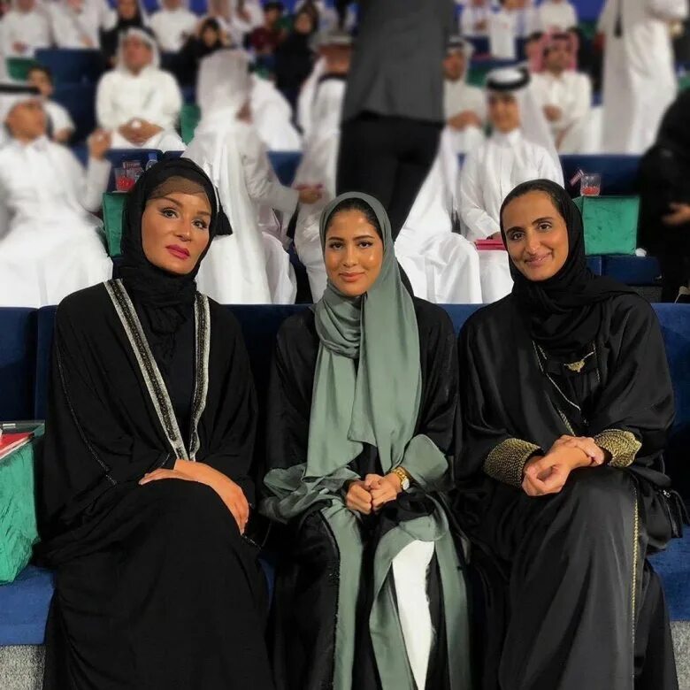 Хамад Бин Халифа Аль Тани и шейха Моза. Хамад Бин Халифа Аль Тани с женами. Шейха Моза 2022. Жены шейха Катара Хамада Бин Халифа Аль-Тани.