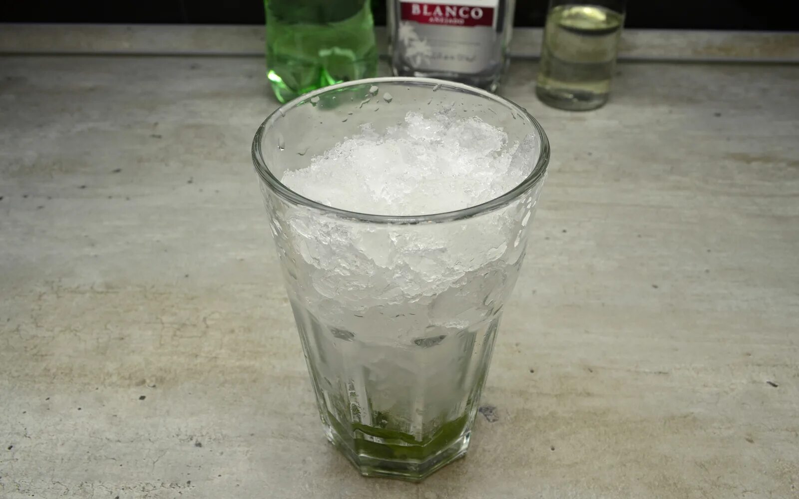 Тест со стаканом на кандиду. Стакан semen. Тест на кандиду со слюной в стакане. Кандида слюна стакан. Тест со стаканом воды на кандиду.