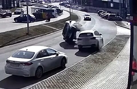 Машина в лизинг попала в дтп