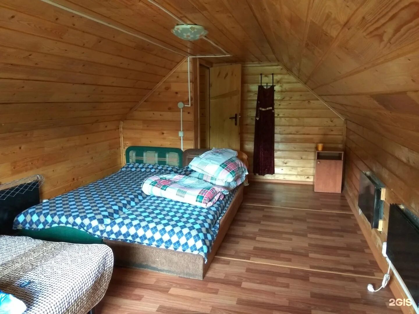 Дивное место база отдыха красноярск. Дивное база отдыха карелия. Турбаза дивное. Интерьер номера на базе отдыха. База отдыха дивное шхеры.