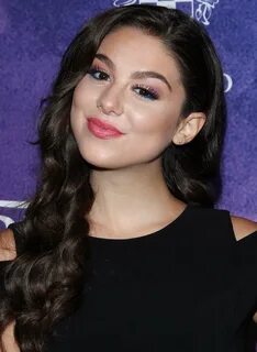 Kira-Kosarin:-2016-V. 