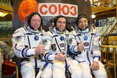 Кто из космонавтов волковых является родственниками