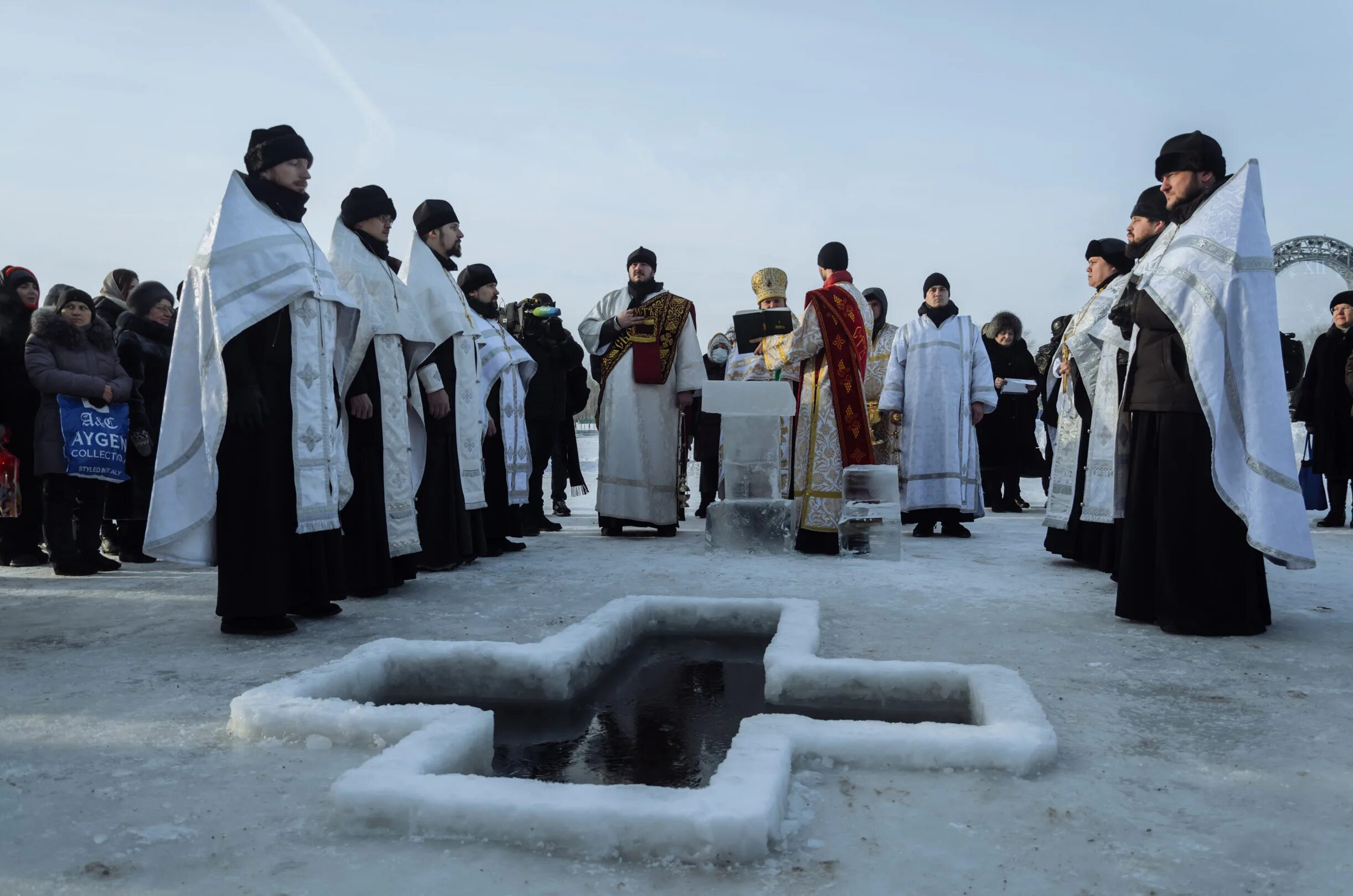 песнопения на крещение господне. старочеркасск крещение 2022. крещение господне. песнопения на крещение господне. с крещением господним картинки.