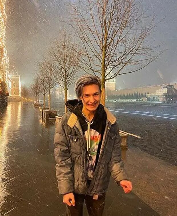 Я тик токер. Черный парень тик ток. Придурки из тик. Придурки из тик. Придурки из тик.